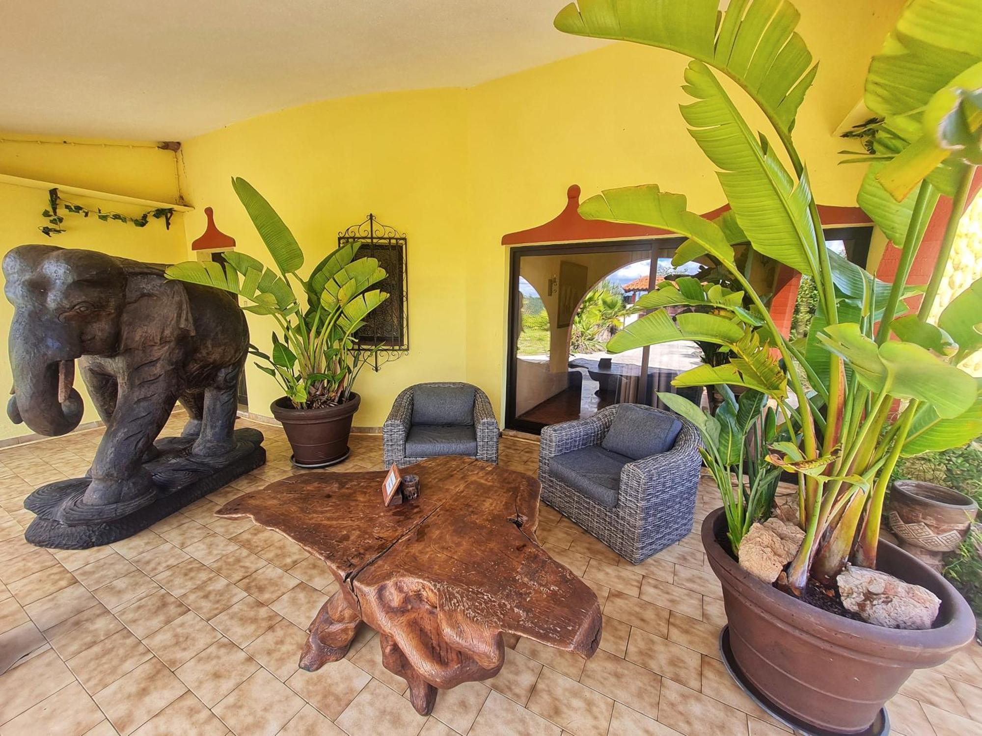 Villa Paraiso - Naturism Optional Adults Only Porches  Rum bild