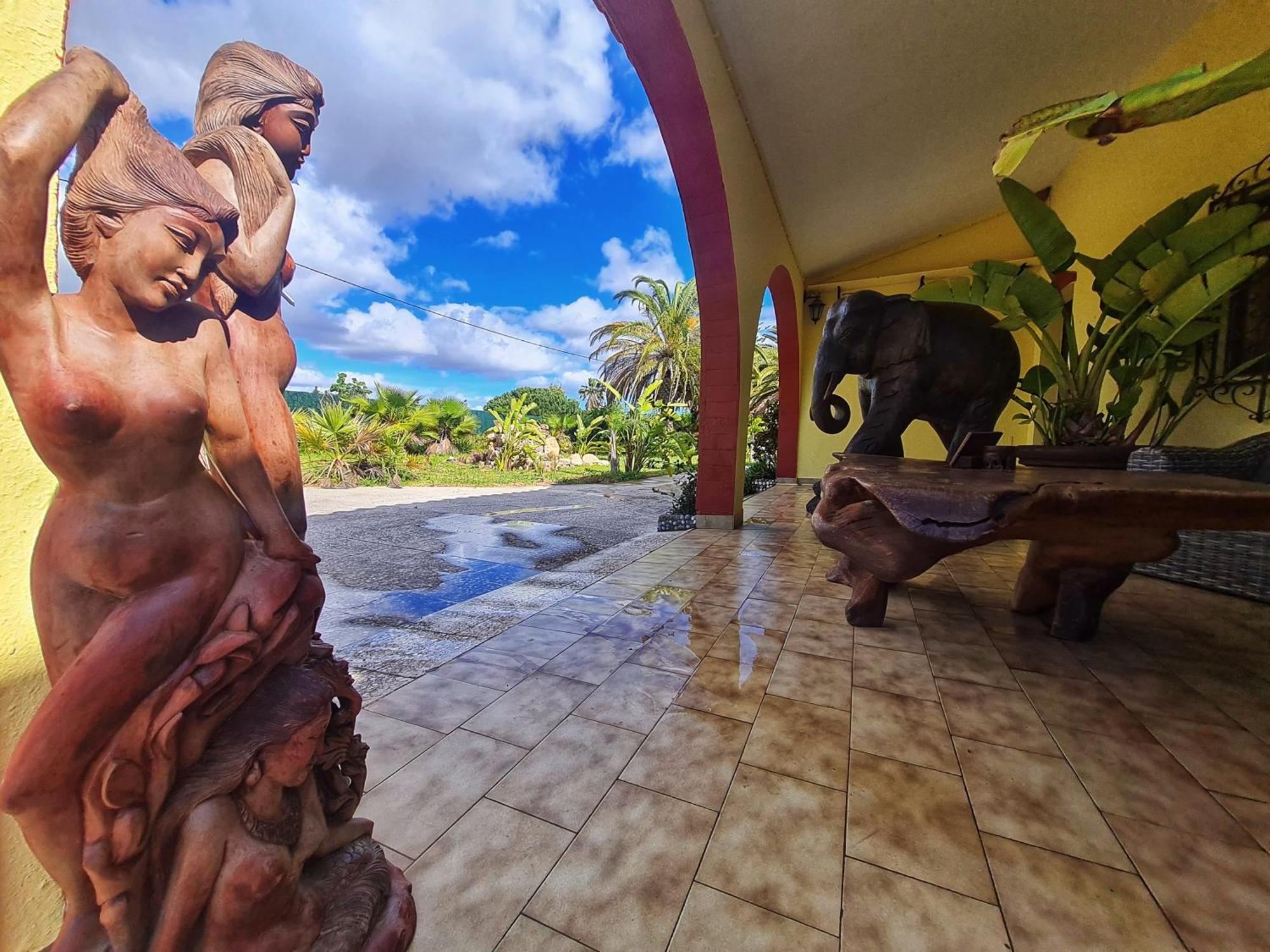 Villa Paraiso - Naturism Optional Adults Only Porches  Rum bild